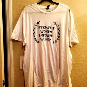 🌞3/$15 District tee